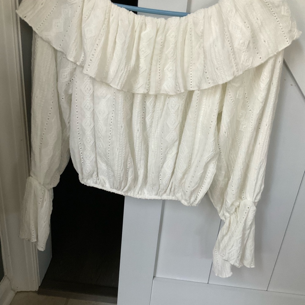 BUCKETLIST Cream Off-Shoulder Ruffle Eyelet Top Small - Picture 5 of 5